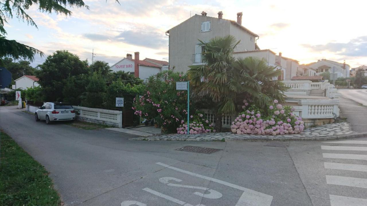 Near Beach - Apartments Marica Rovinj Exterior foto